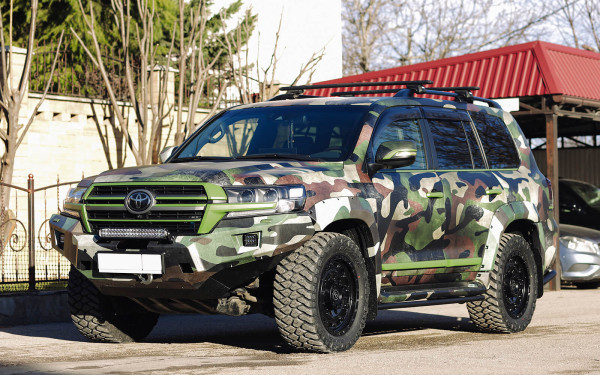 Toyota Land Cruiser 200